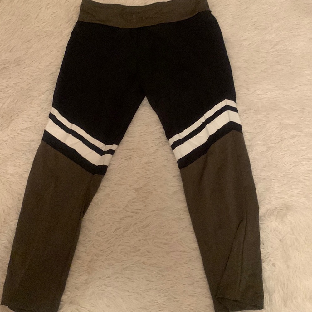 Work out yoga pants size medium